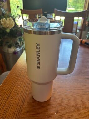 Stanley Cream Travel Mug with Handle and Clear Lid
